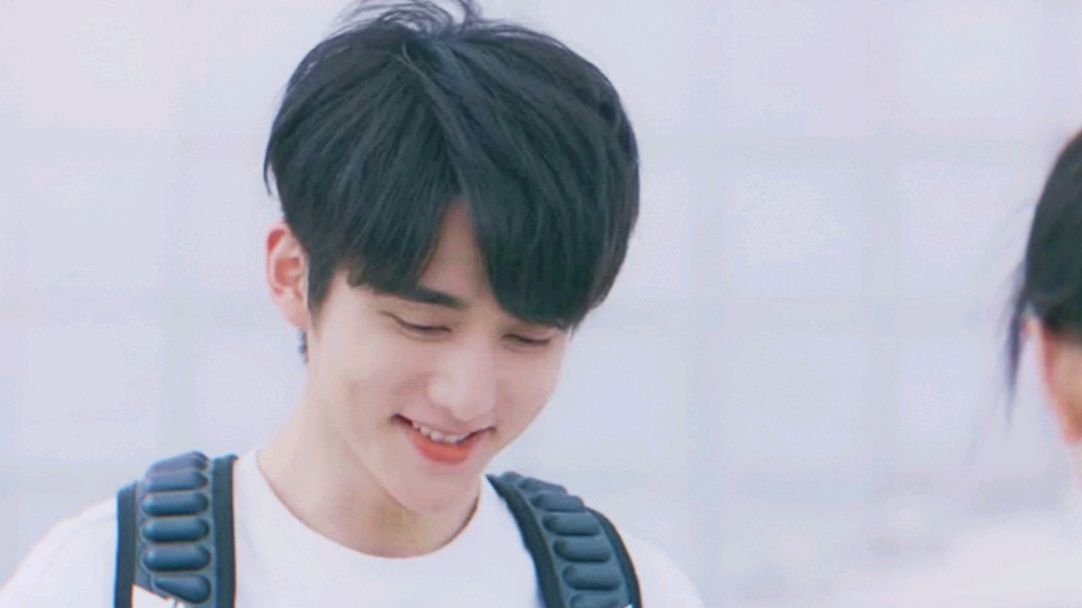 《冰糖炖雪梨》甜腻来袭,黎语冰棠雪旁若无人连续撒糖冰上的爱恋