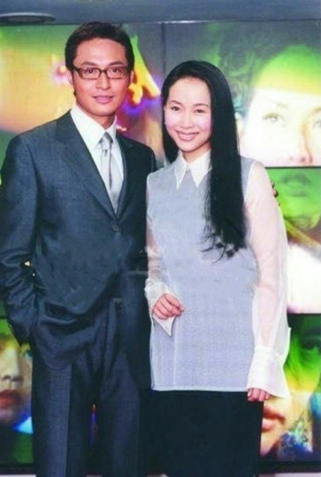 马景涛为叶童送上生日祝福,晒两人旧照简直配一脸