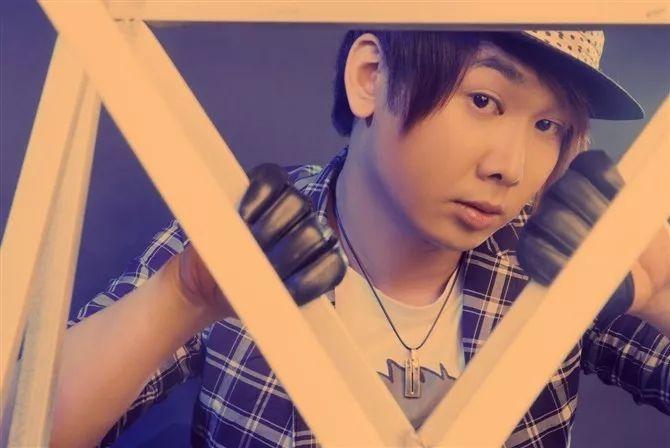 大咖模仿秀 — 情歌王子小林俊杰来财强势来袭