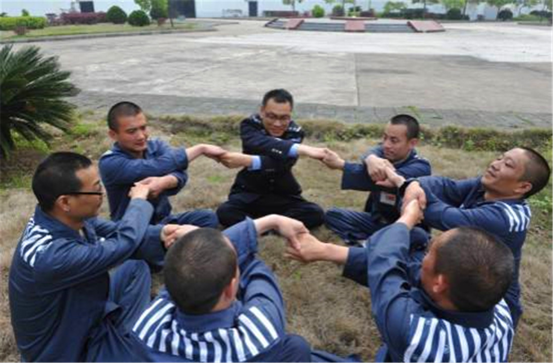 在监狱蹲了20年,出狱后是什么体验?听听犯人怎么说