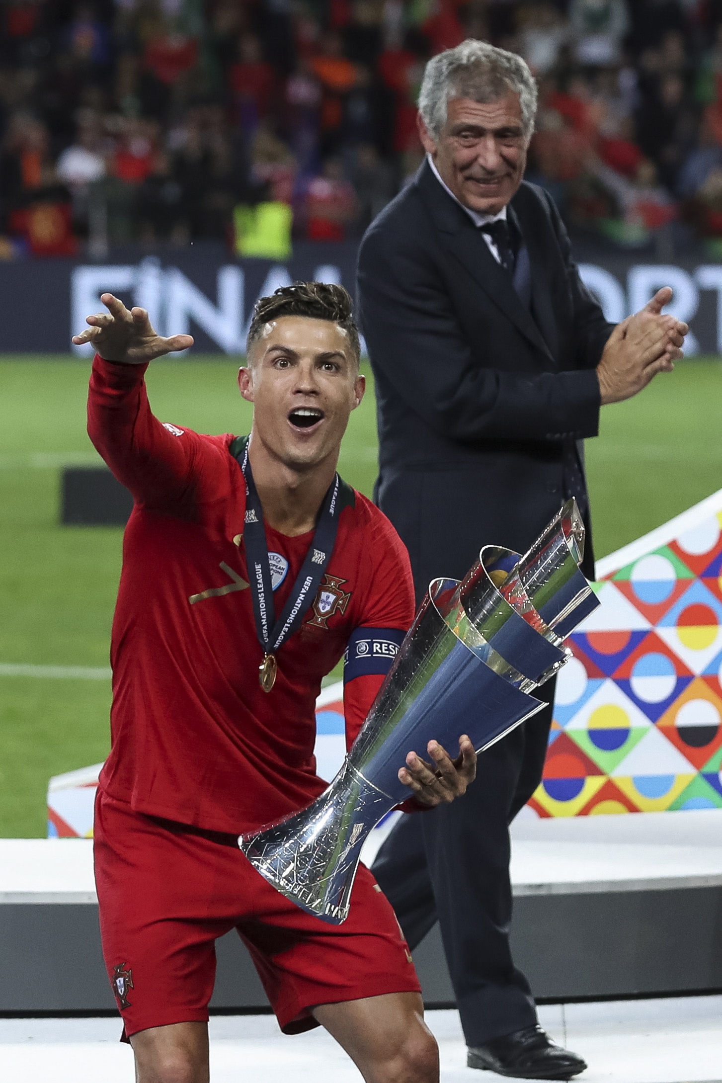 足球——欧洲国家联赛:葡萄牙队夺冠(2)