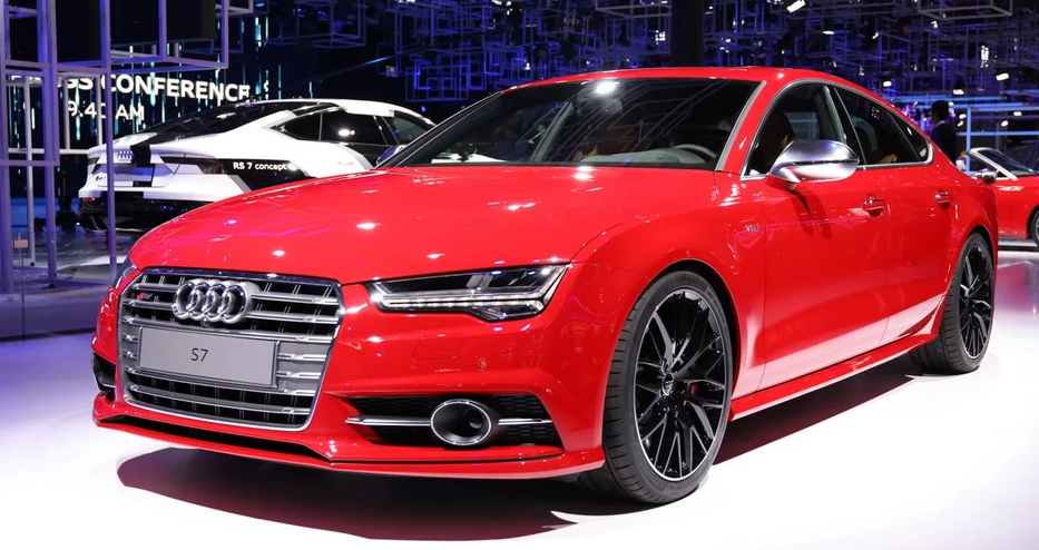 红色奥迪s7,豪华的外观,彰显不一样的身份地位!