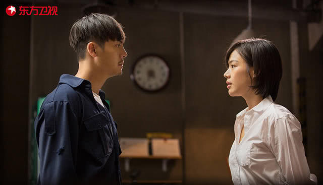 马思纯晒刘亚仁合影迷妹上线称佩服演技爱他的气质