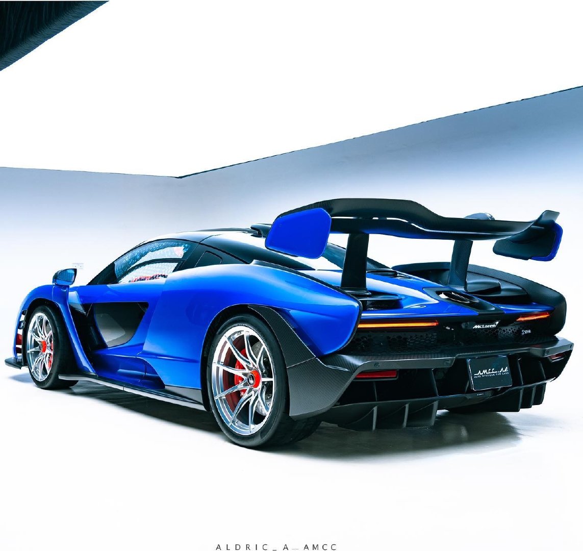 蓝色迈凯伦塞纳,红色内饰非常赞!