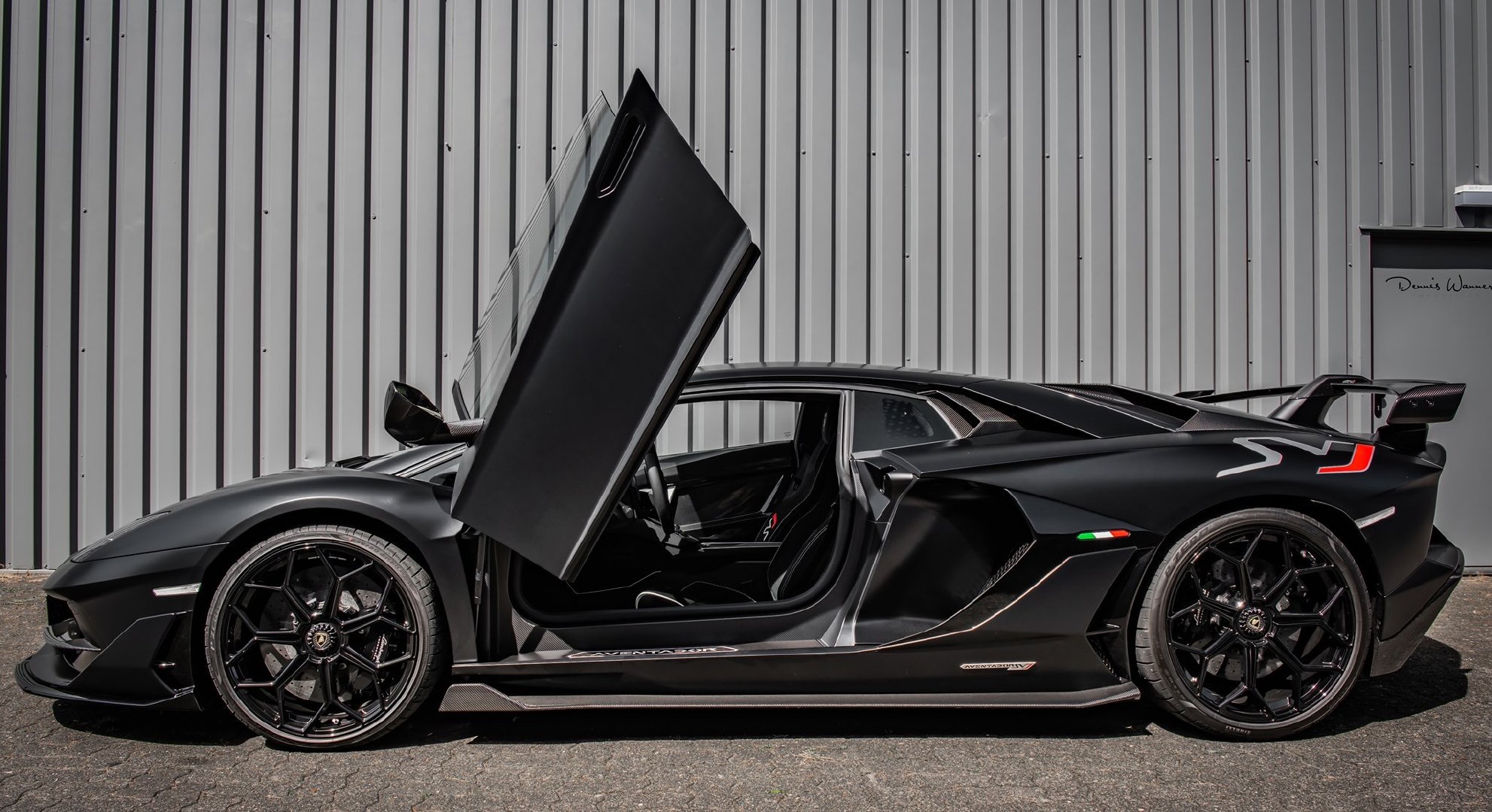 兰博基尼埃文塔多svj,很酷的黑色!