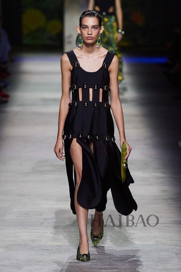 海报带你亲临 christopher kane 春夏系列纽约时装周