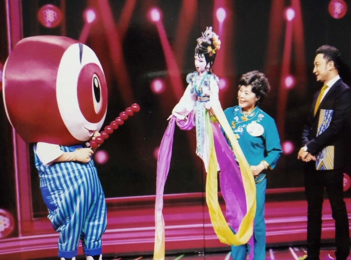 扬州木偶戏最早学员 开创"人偶同台"表演新形式