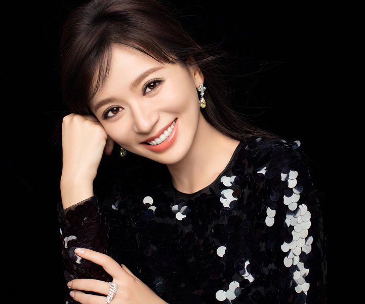 施诗《冷案》中  饰 蔡文心