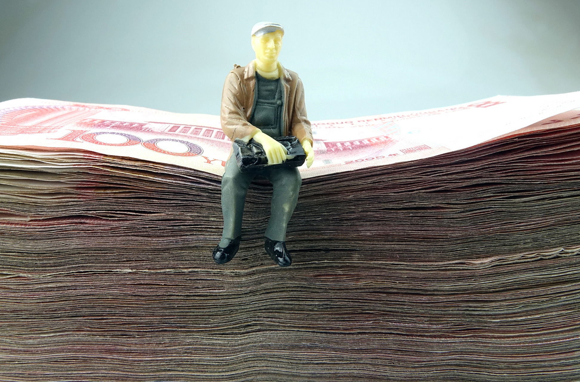 the owner of this restaurant is rich, while jack ma is