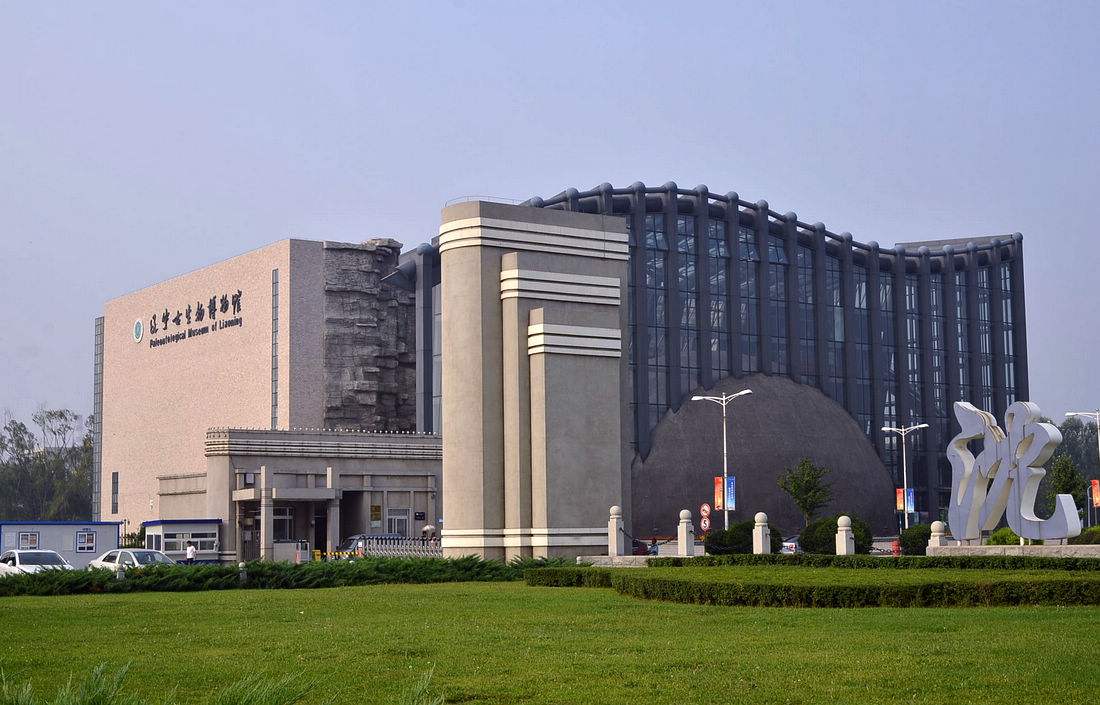 《精英律师》豪车,高薪惹人眼,法学专业真有那么牛?二本可以吗