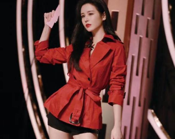 王晶上《吐槽大会》带的邱意浓神似邱淑贞?邱淑贞的女儿长这样!