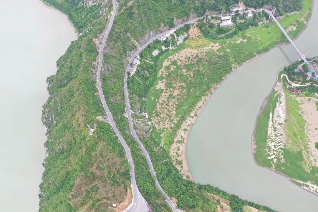 白龙江引水图片