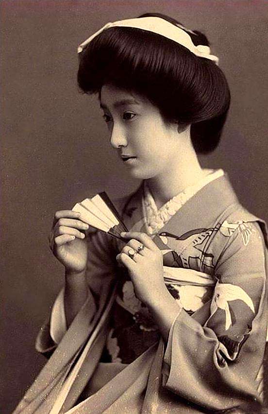 罕见的8张老照片,带你领略,日本的传统女性和女武士!