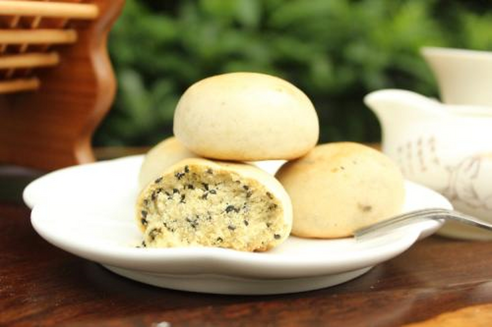 桂花茶饼,是江西九江传统名点,为江西四大糕点之一,它选用当地茶油,本