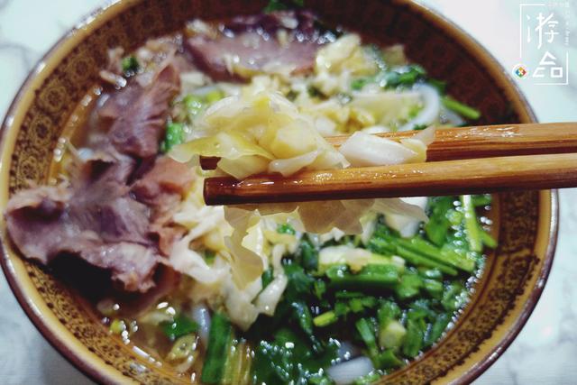 在重庆吃什么东西不辣?有肉有菜还有粉,汤浓味鲜,但来自贵州 在重庆吃什么东西不辣?有肉有菜还有粉,汤浓味鲜,但来自贵州