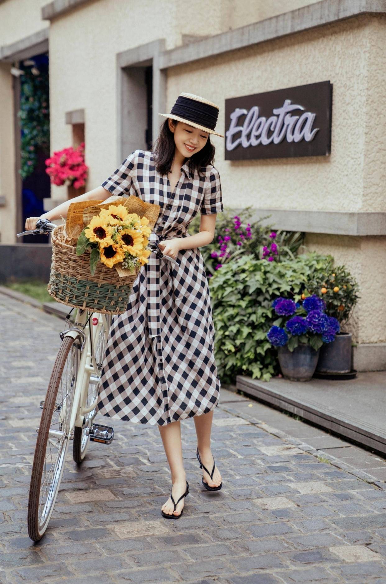 时尚博主三木夏季新穿搭,让流行色装扮春夏季,照着穿就很美