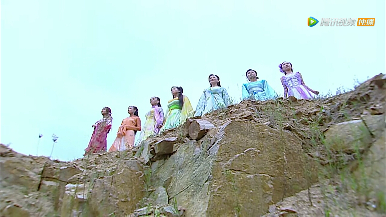 《欢天喜地七仙女》:几位公主站在一起就是一道美丽的风景线!