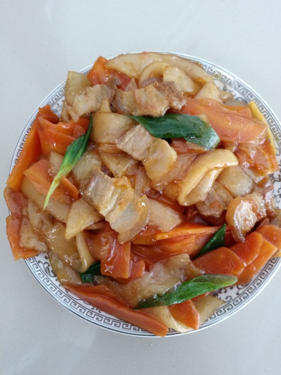 一道五花肉炒粉皮胡萝卜让你吃到撑哦