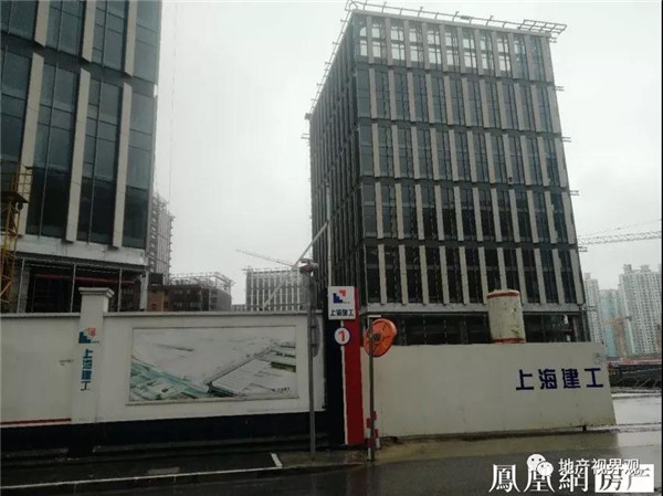 实探董家渡金融城:拿地近5年仅建2幢楼 目前工程"停摆"