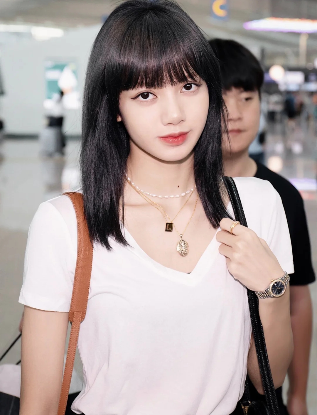 lisa新剪的"漫画锁骨发"要火了,减龄又甜美,潮人们都换上了!