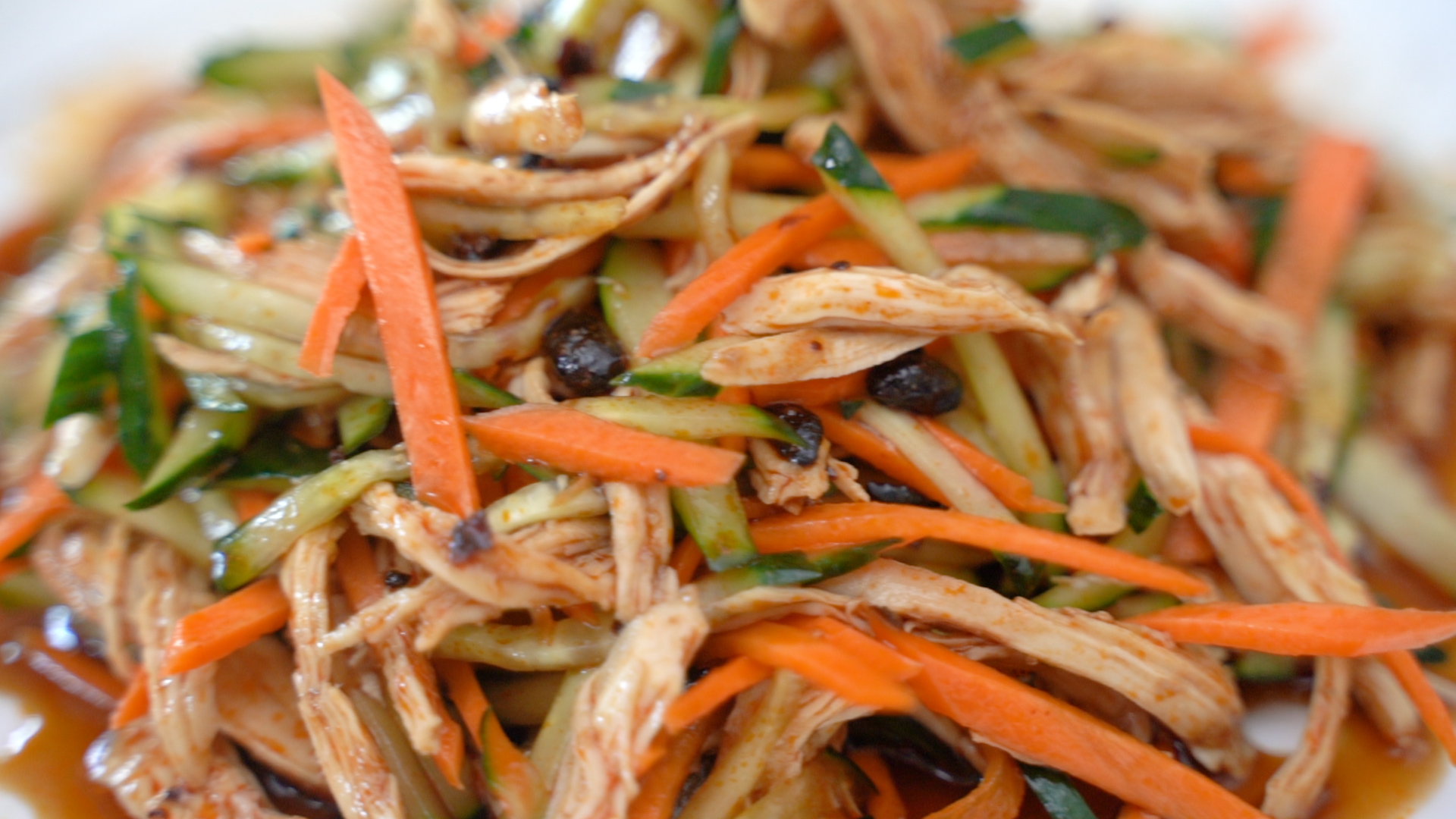 夏天不能缺少的凉拌鸡丝,麻辣鲜香,好吃不长肉,减肥瘦身首选