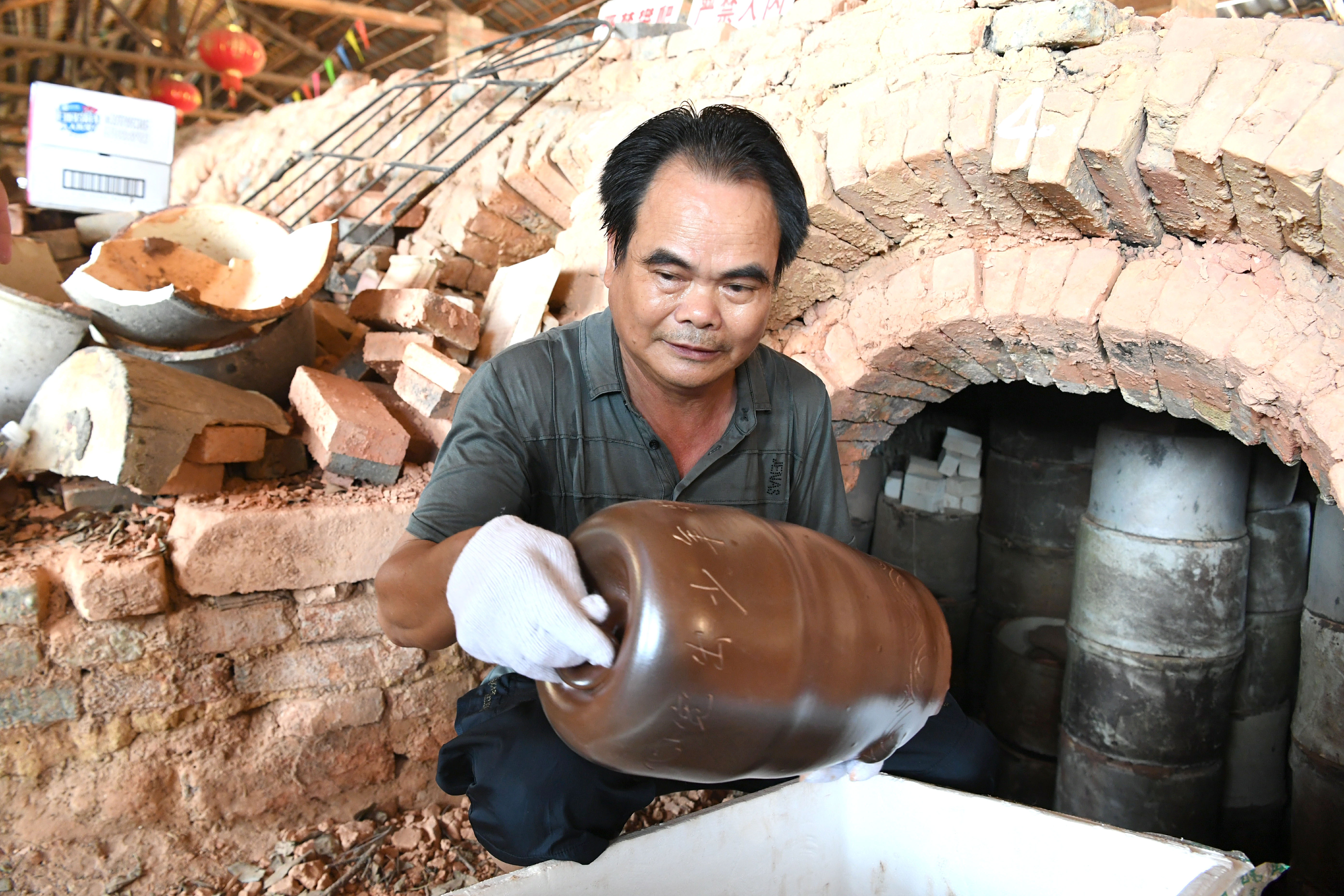 广西钦州:古窑再开窑 古陶焕生机(1)