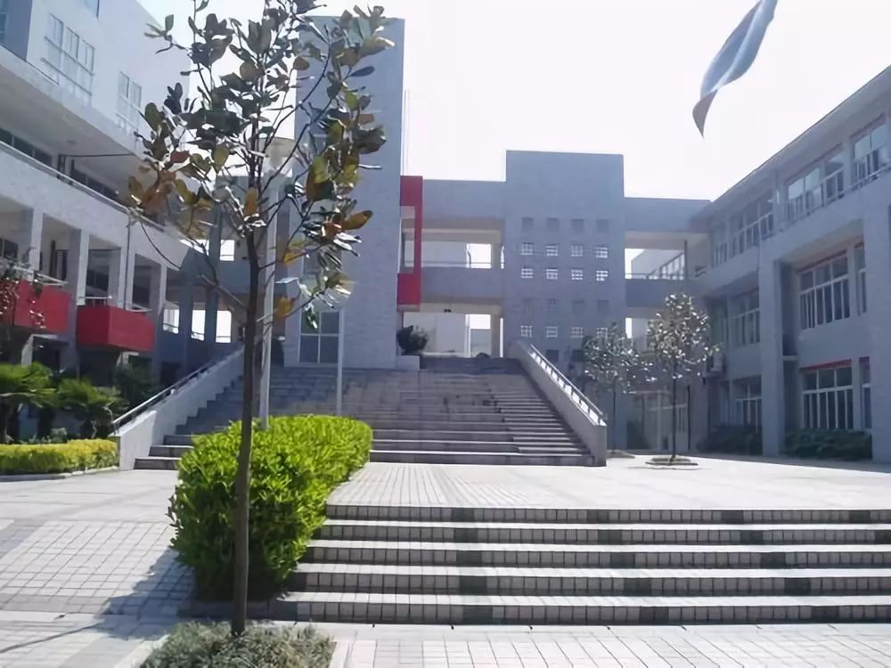 研学品教,承传躬行——丹阳市华南实验学校