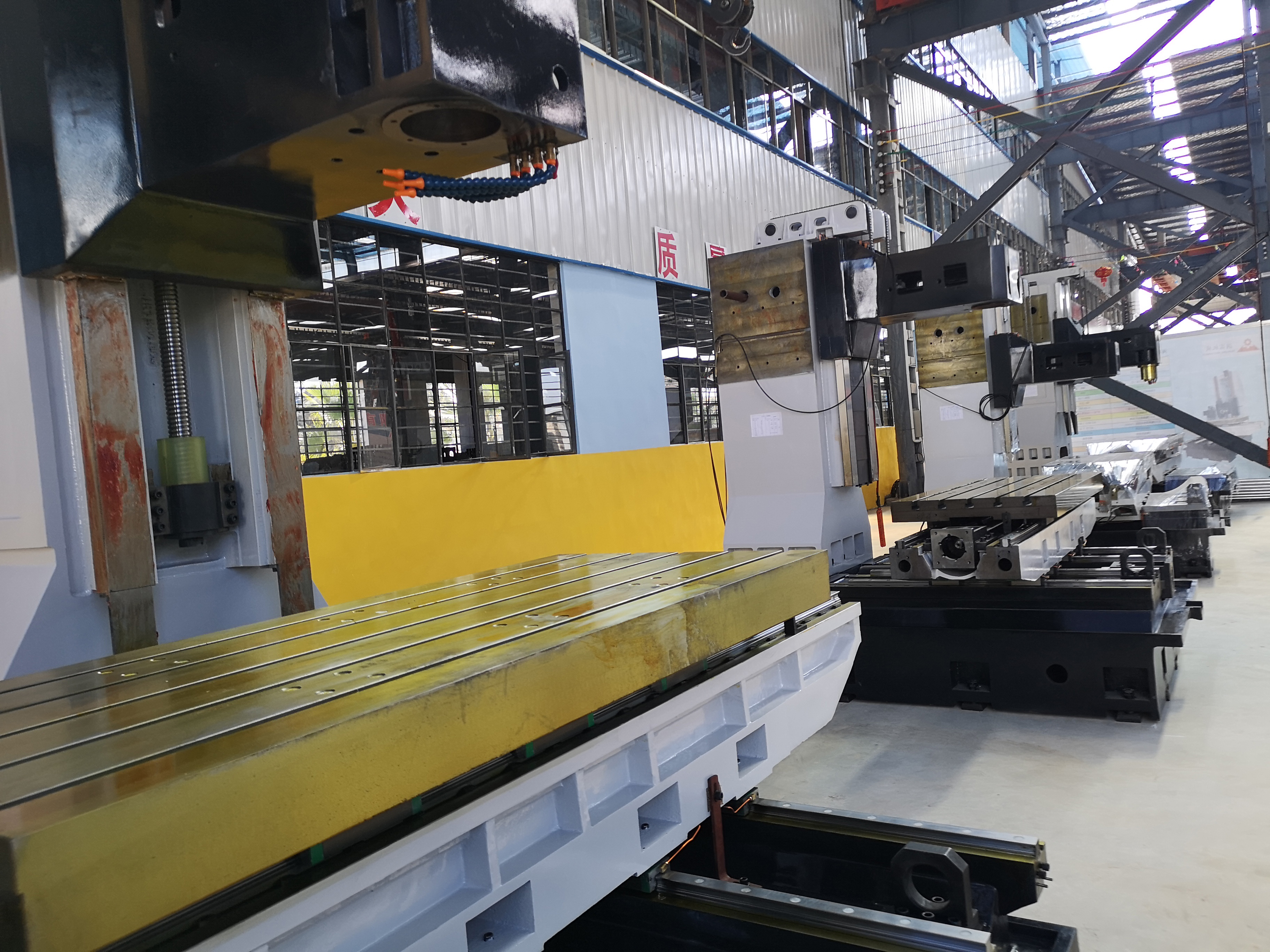 传动形式结构简单,传动平稳,容易实现自动化,在机床上应用日益广泛,如