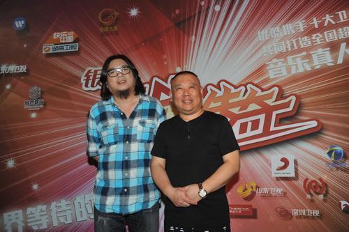 高晓松晒照被嘲一米五,发文怼网友:我比郭德纲高一整头