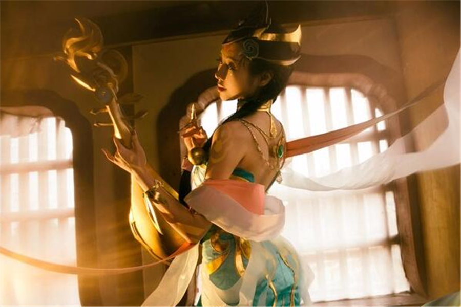 王者荣耀:进可攻退可奶,美色与伤害并兼,杨玉环低段位打法解析