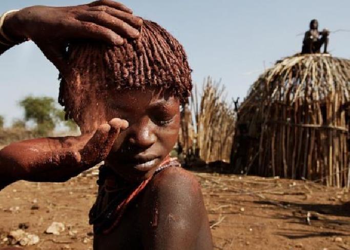 非洲最原始部落,女性以"赤身"为美,男女之间无隐私