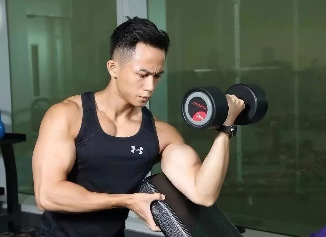 tvb昔日小童星变身肌肉型男 如今27岁拒绝再演孱弱病童