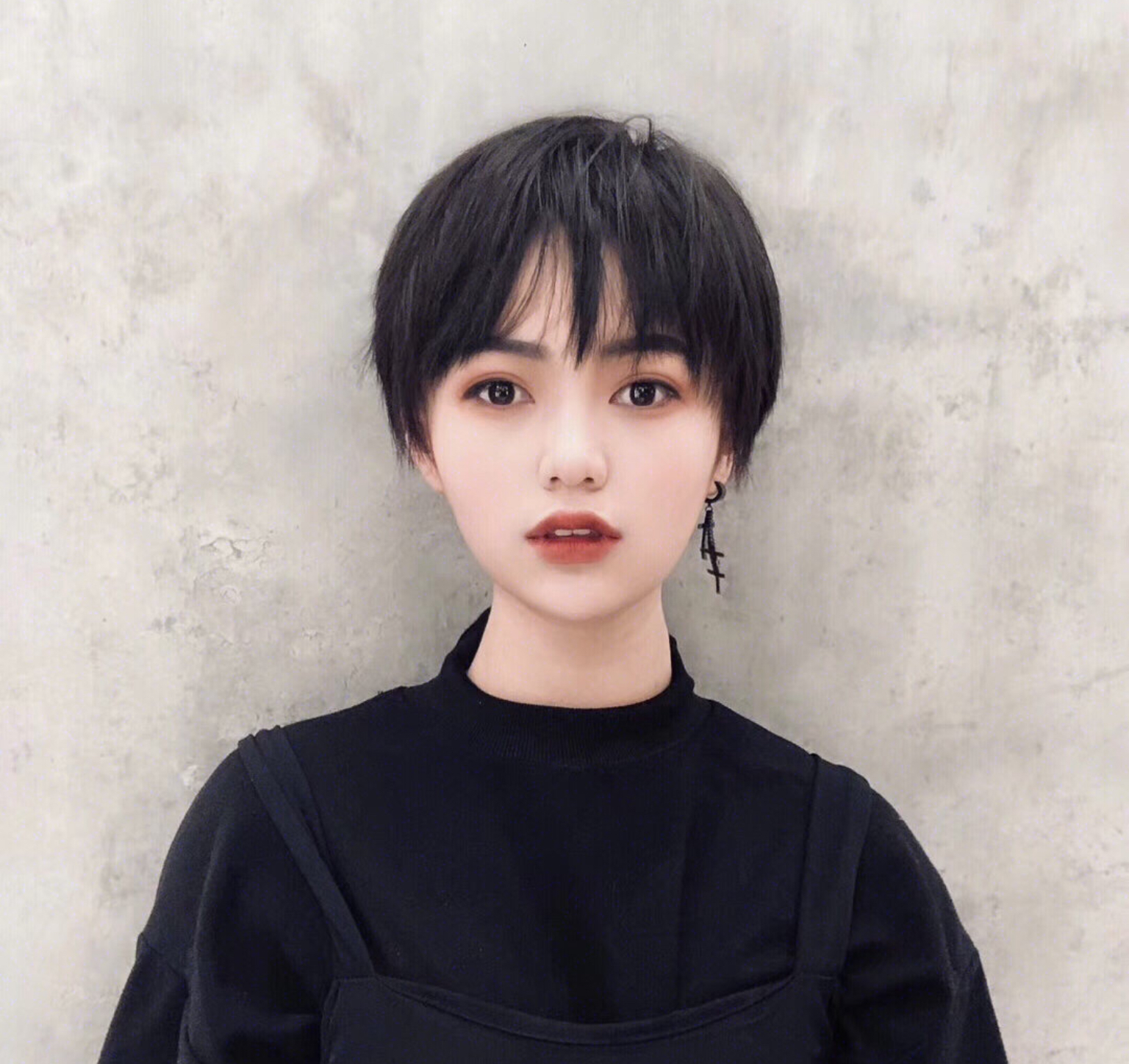 不要一时冲动,看你适不适合短发,来测试一下就知道!