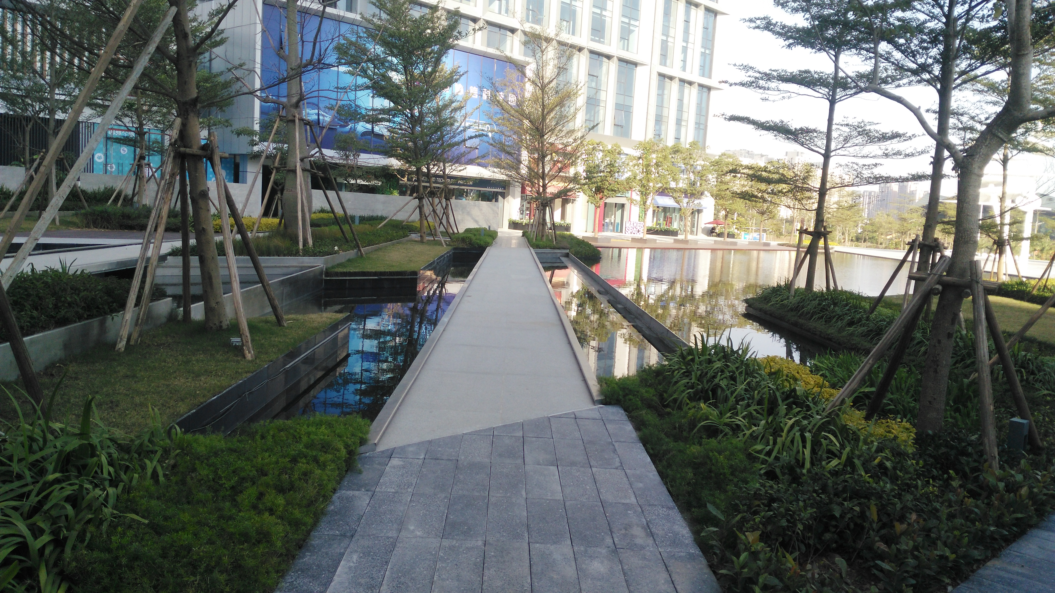 深圳龙岗启迪协信科技园,走进里面就像来到了公园