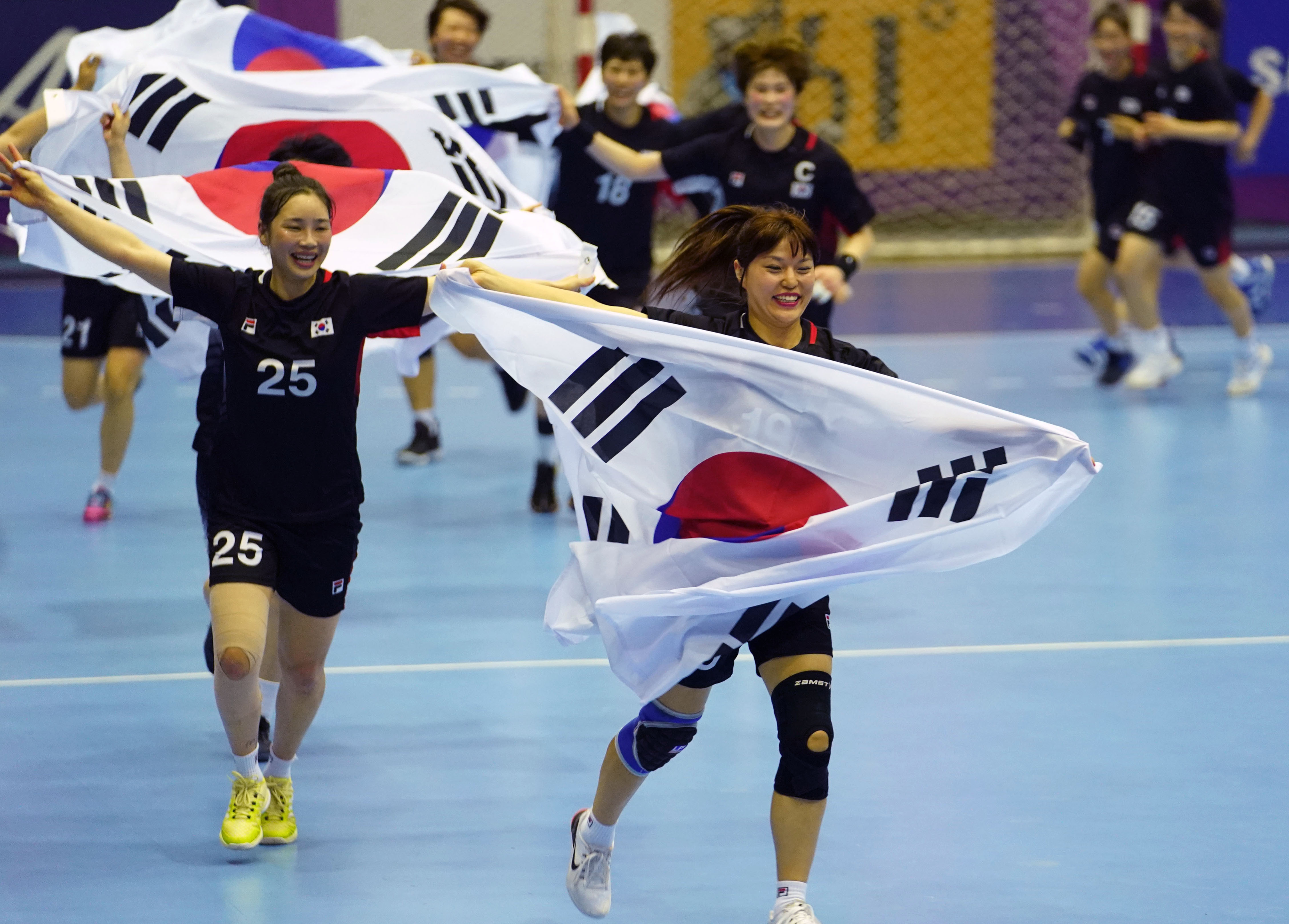 手球——女子决赛:韩国队夺冠(2)