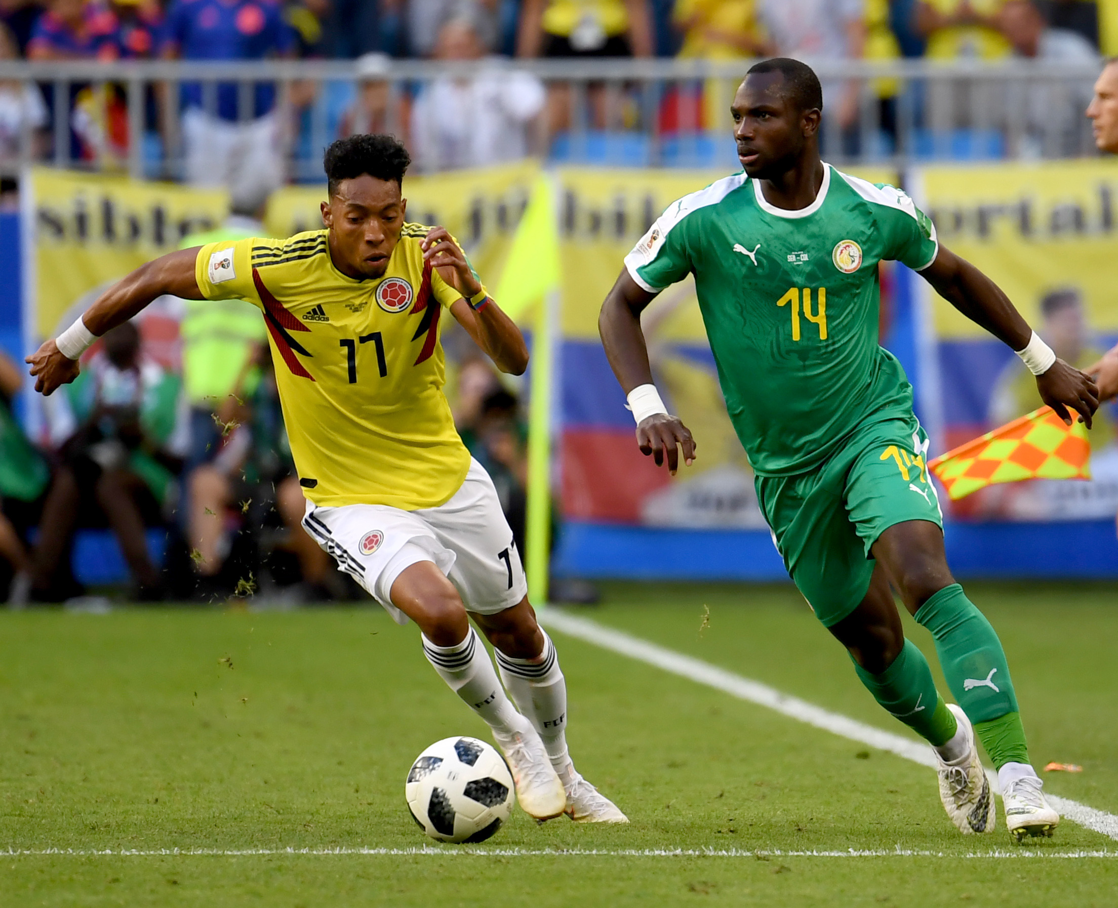 足球——h组:哥伦比亚队晋级十六强(45)