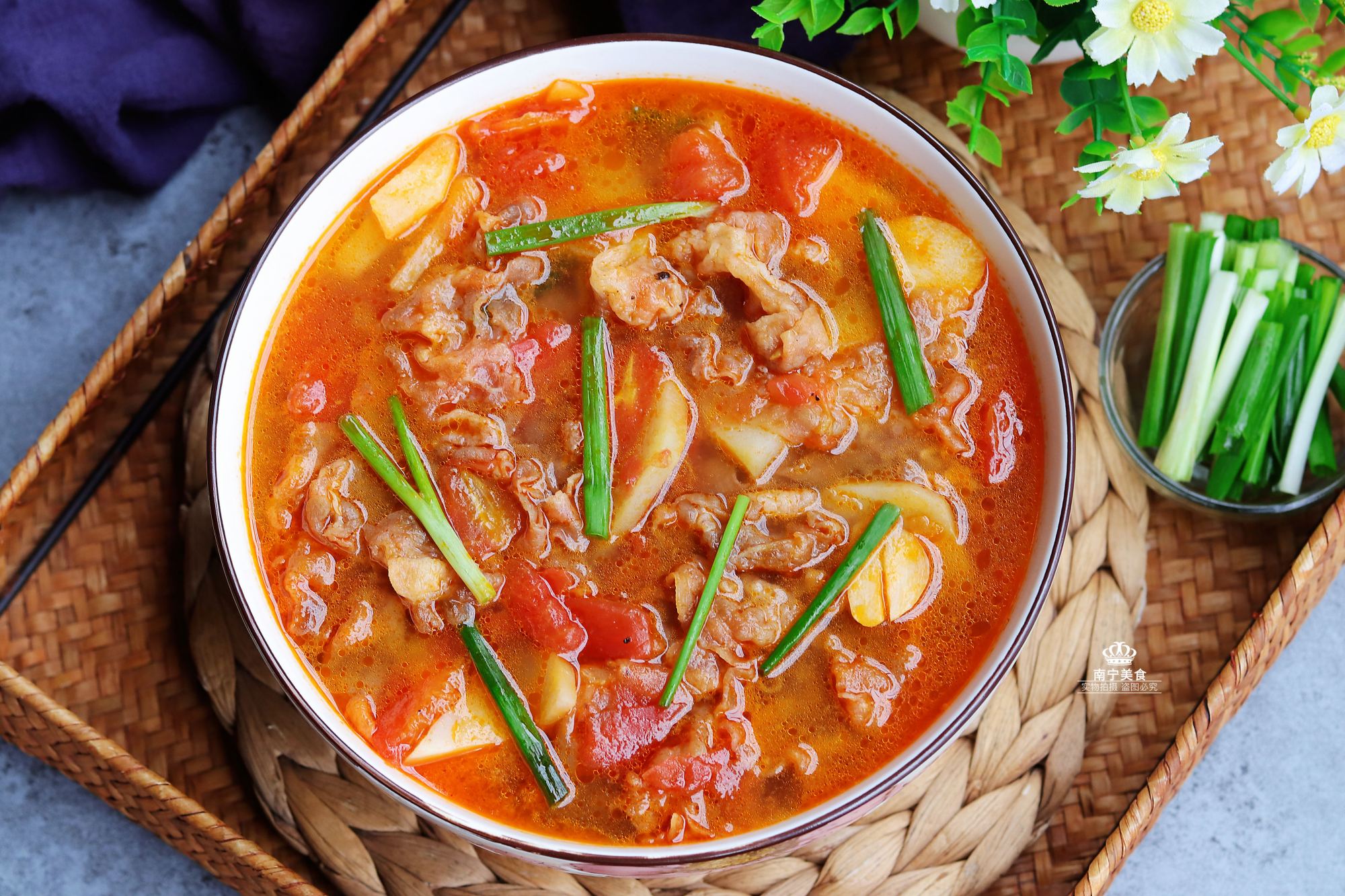 做番茄肥牛时,牢记这2个小技巧,出锅汤汁浓郁,肥牛鲜嫩没腥味