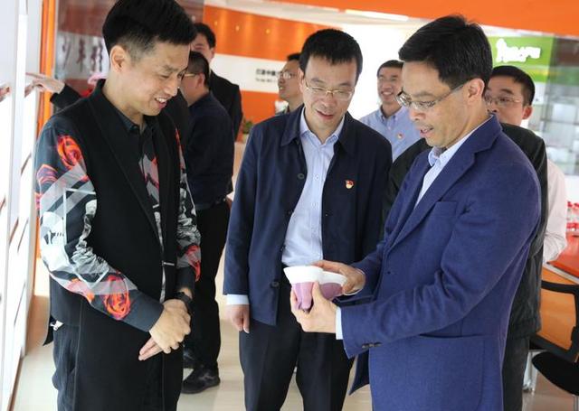 吕志良:发挥战斗堡垒作用 解放发展生产力