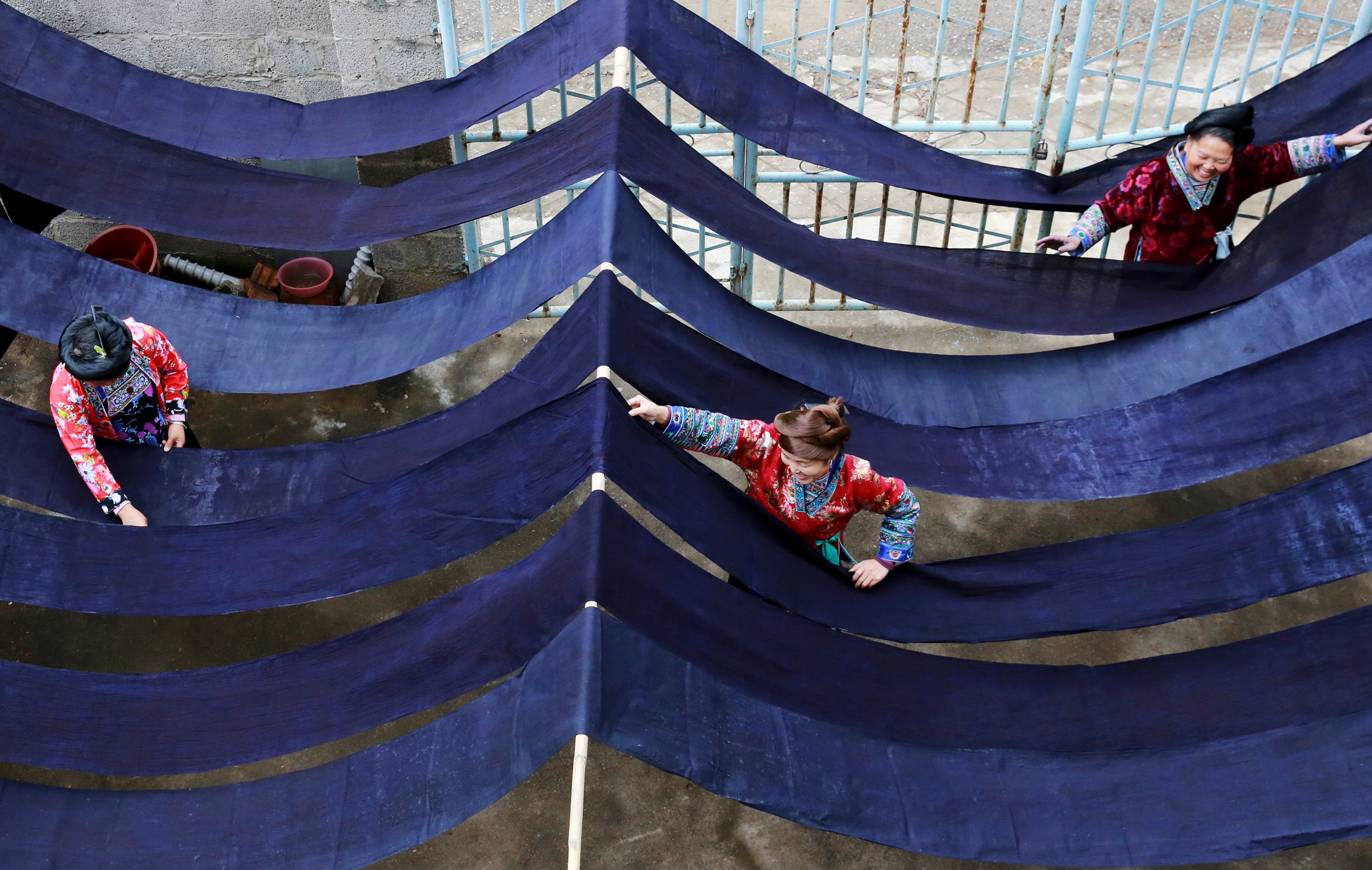 广西融水:传统亮布展新颜(12)