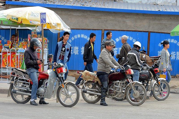 武汉一乘客坐摩的身亡,提醒大家珍爱生命拒乘黑摩的