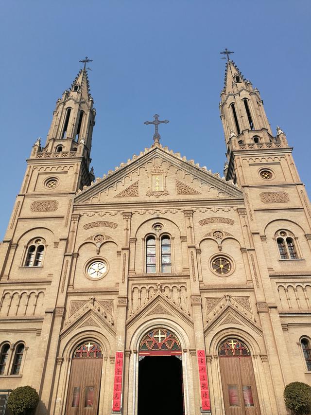 山西省的第一座哥特式天主教堂在运城市新绛县?