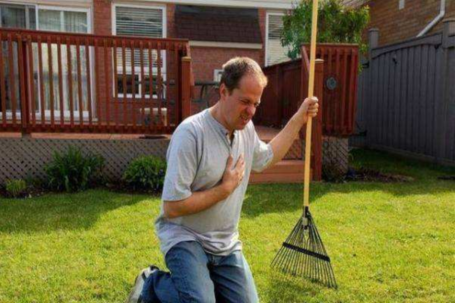 小习惯大问题,男子闻臭袜子致真菌感染,医生称:死亡率都挺高