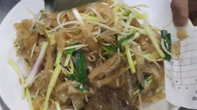 五十二菜:听说炒河粉考验一个师傅的功力,我这个干炒牛河合格吗