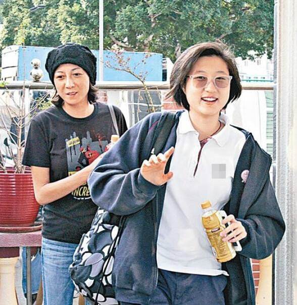 成龙只字不提吴卓林,深情告白林凤娇,坦言自己曾经做了错事