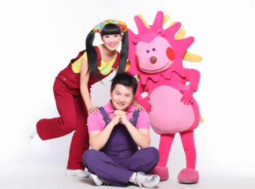 还记得童年的电视节目智慧树吗,主持人红果果和绿泡泡有孩子了
