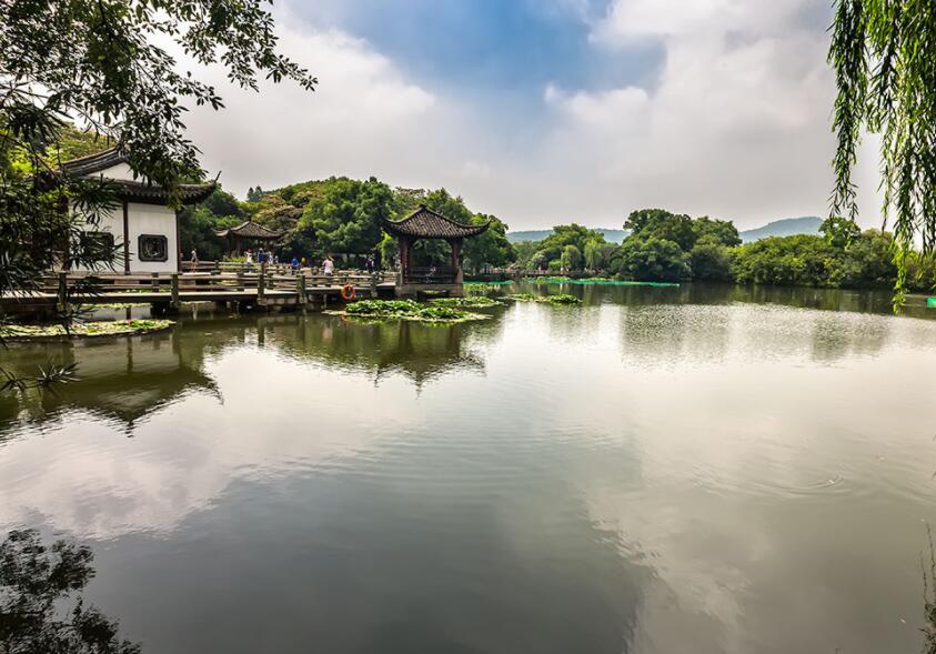 杭州西湖小瀛洲游记:清波荡漾间 一瞬间仿佛回到千百年前的过去