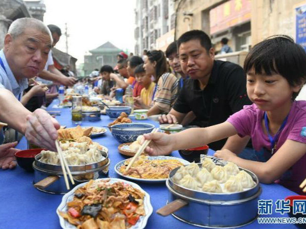 巢湖市柘皋鎮:老街長桌宴 免費享美食