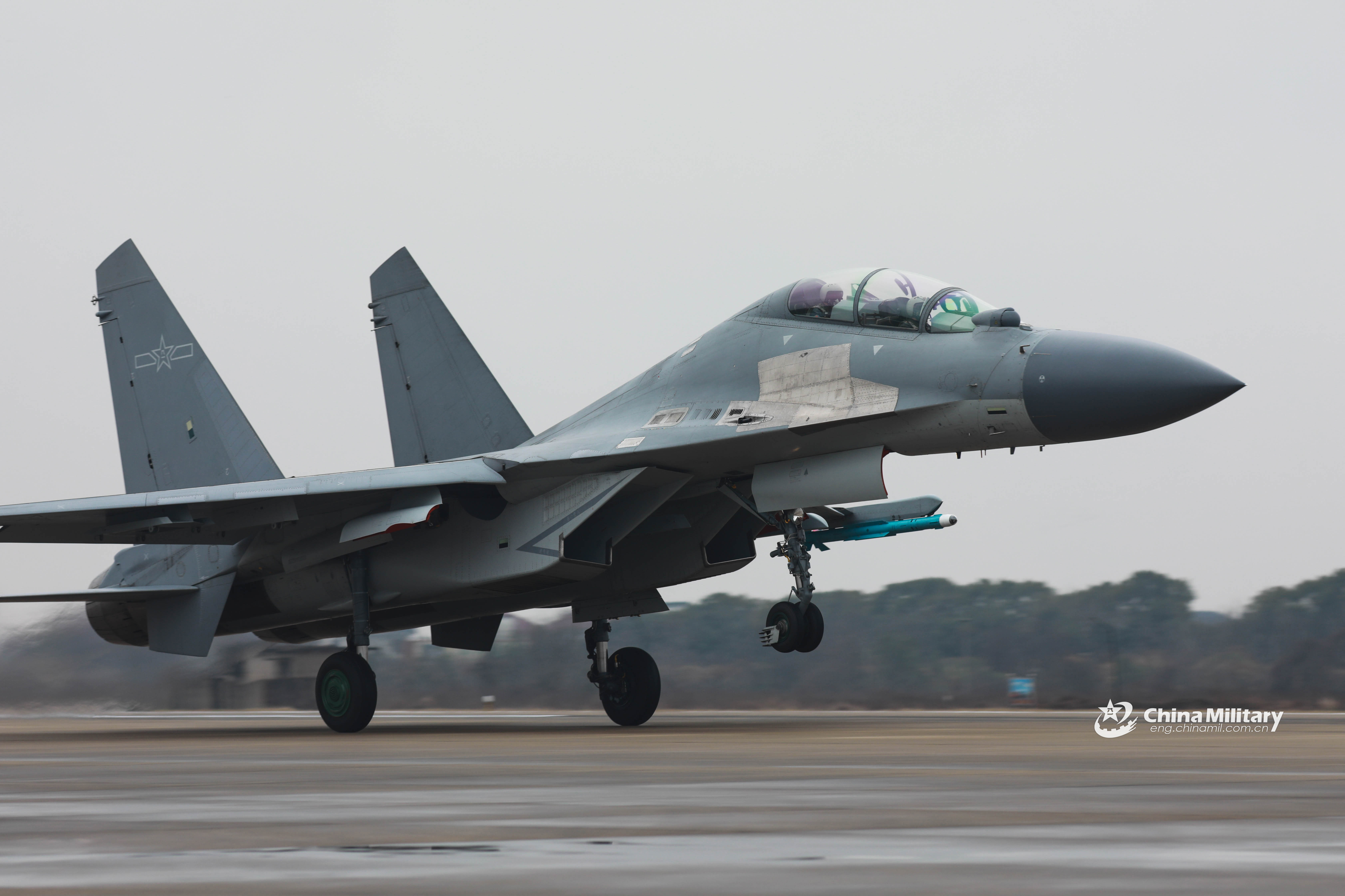 惠东空军基地战斗机图片