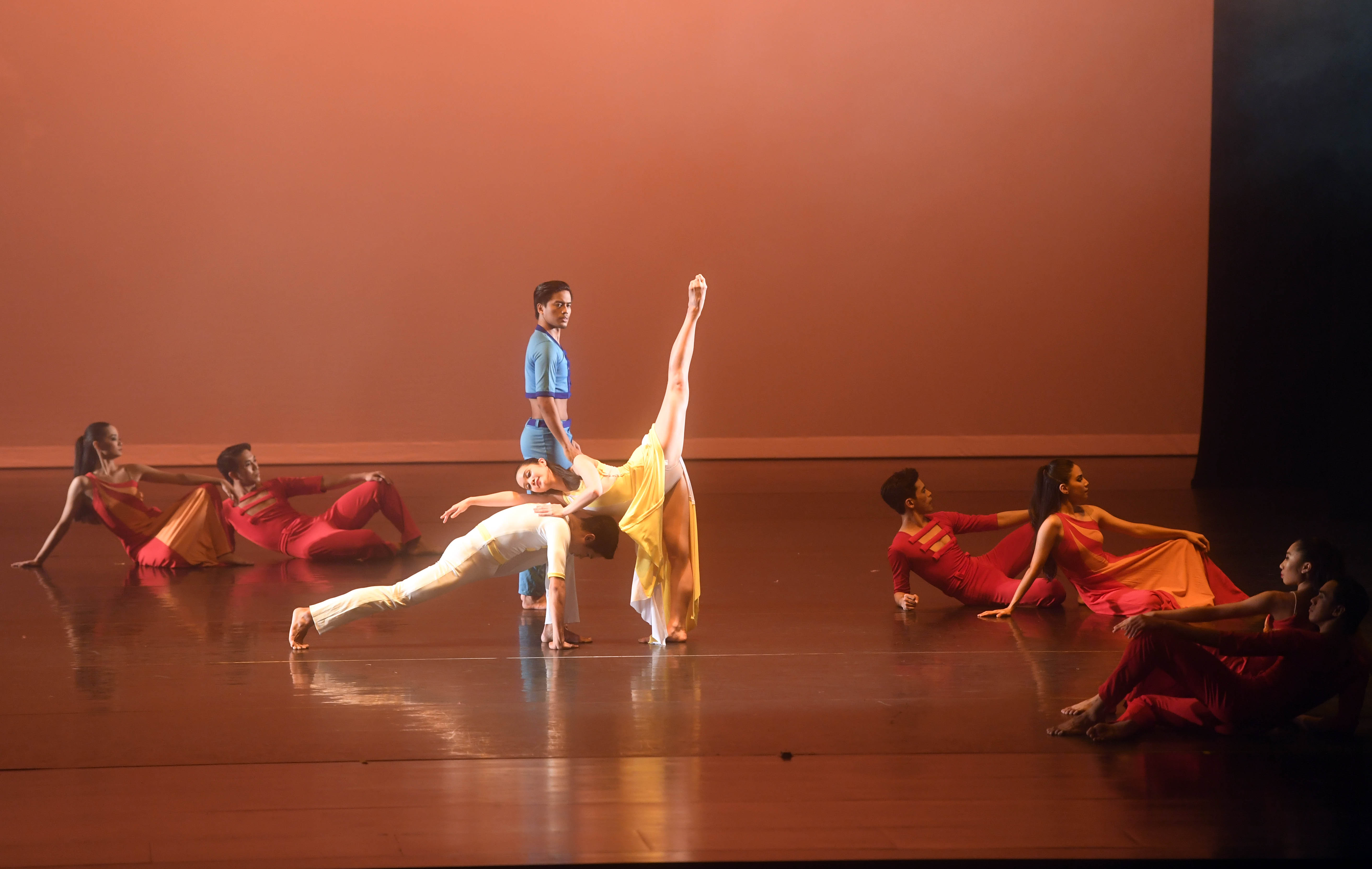 菲律宾芭蕾舞团在京演出《巅峰之作》(2)