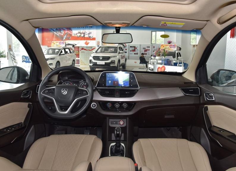 宝骏310豪华版落地需要多少钱?